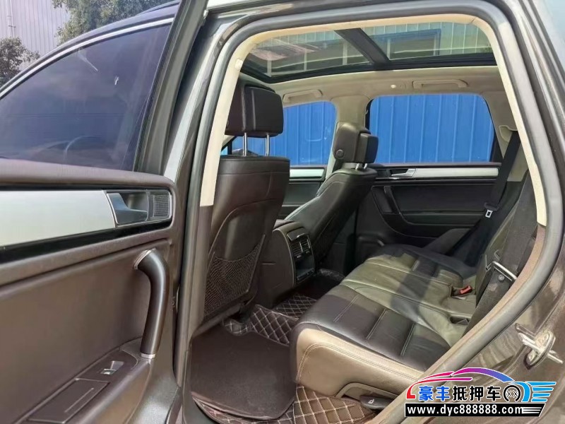 17年大众途锐轿车抵押车出售