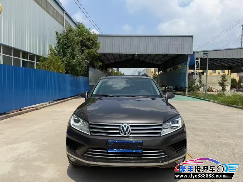 17年大众途锐轿车抵押车出售