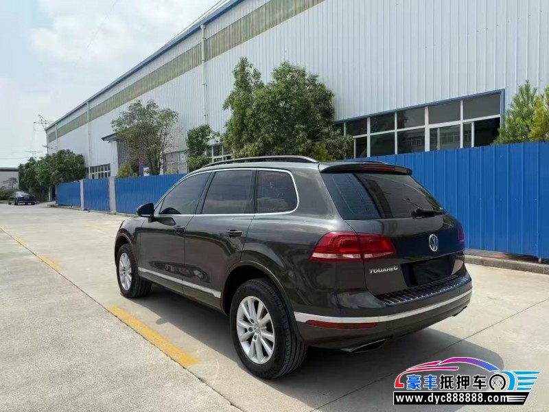 17年大众途锐轿车抵押车出售