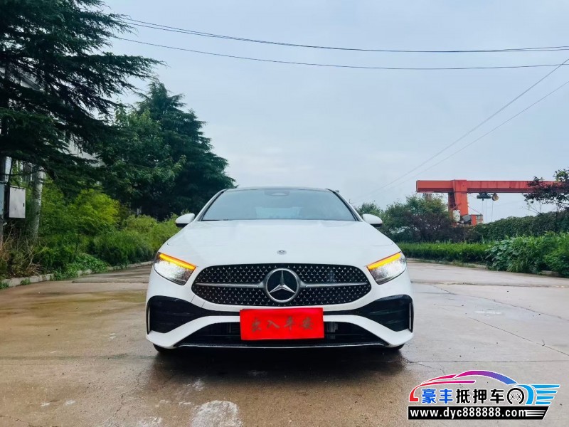 24年奔驰A轿车抵押车出售