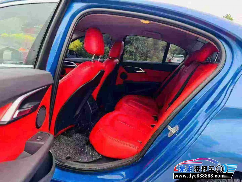 17年宝马1系轿车抵押车出售