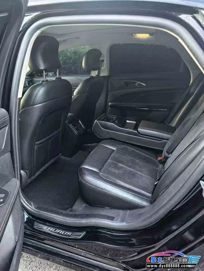 20年福特金牛座轿车抵押车出售