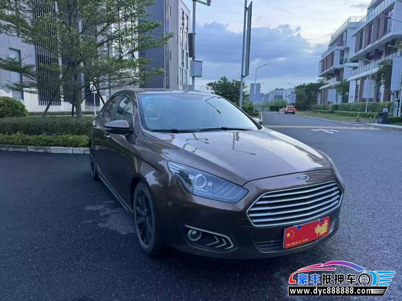 17年福特福睿斯轿车抵押车出售