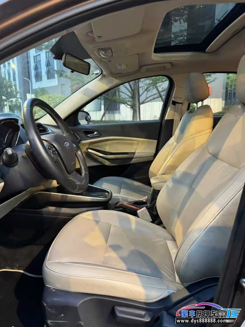 17年福特福睿斯轿车抵押车出售