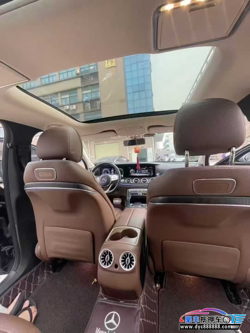 20年奔驰E轿车抵押车出售