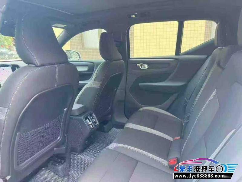 24年沃尔沃XC40轿车抵押车出售