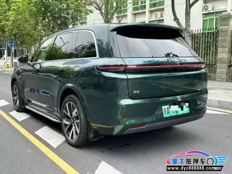 23年理想L8轿车抵押车出售