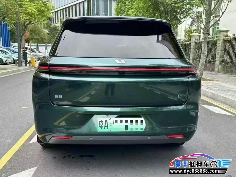 23年理想L8轿车抵押车出售