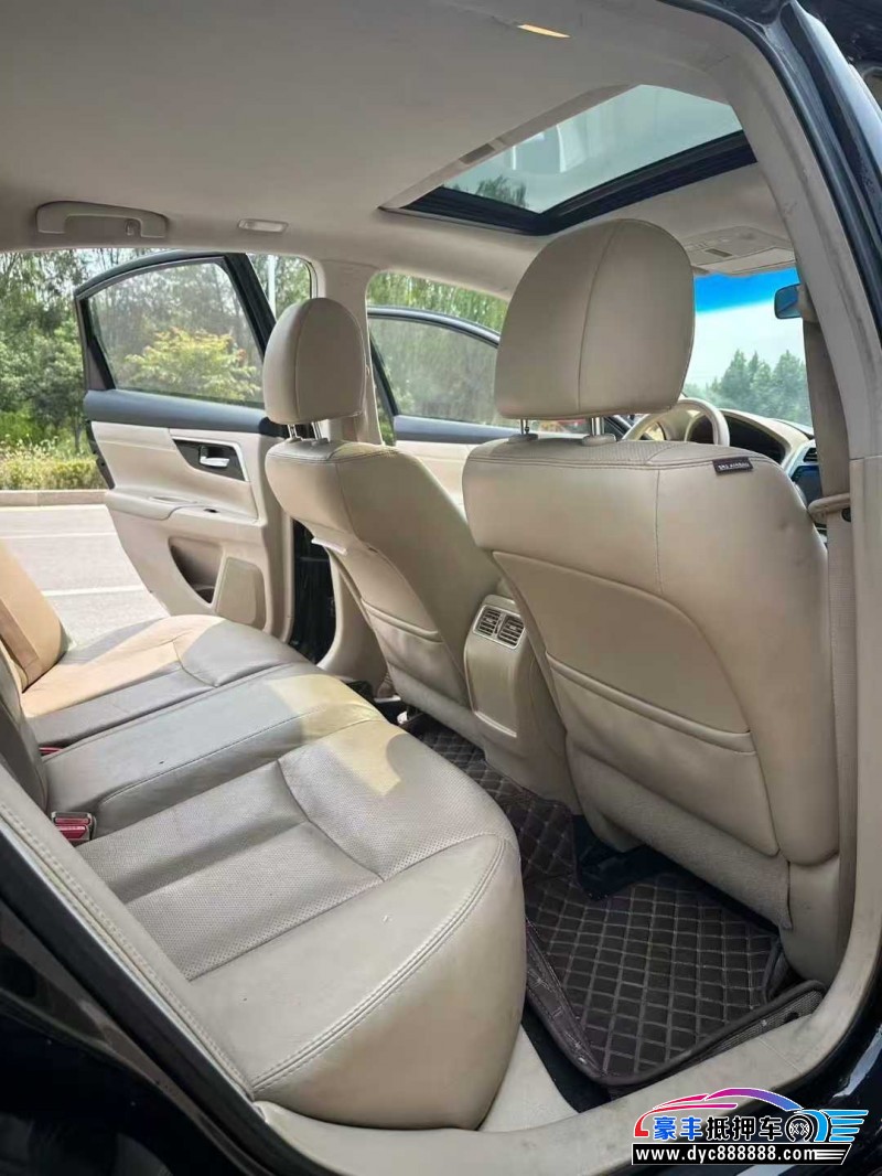 17年日产天籁轿车抵押车出售