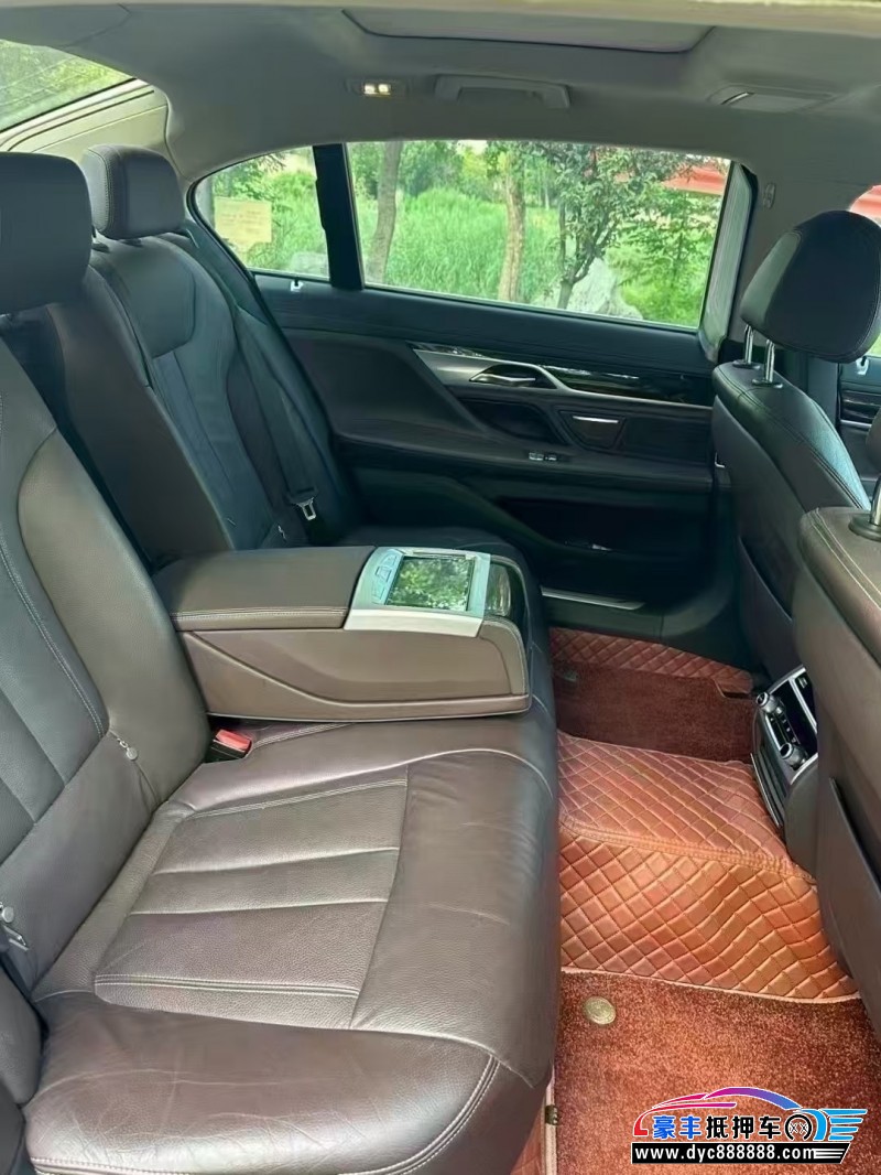 17年宝马7系轿车抵押车出售