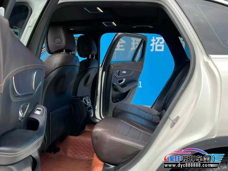 19年奔驰GLC轿车抵押车出售