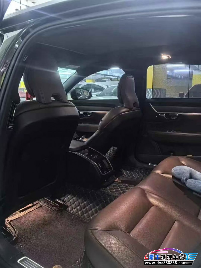 21年沃尔沃S90轿车抵押车出售