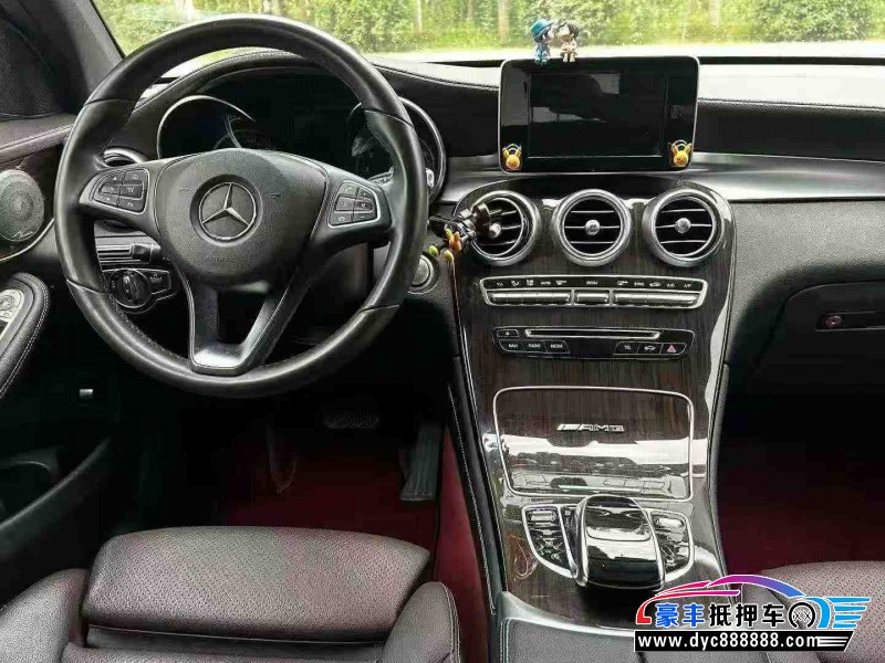 17年奔驰GLC轿车抵押车出售