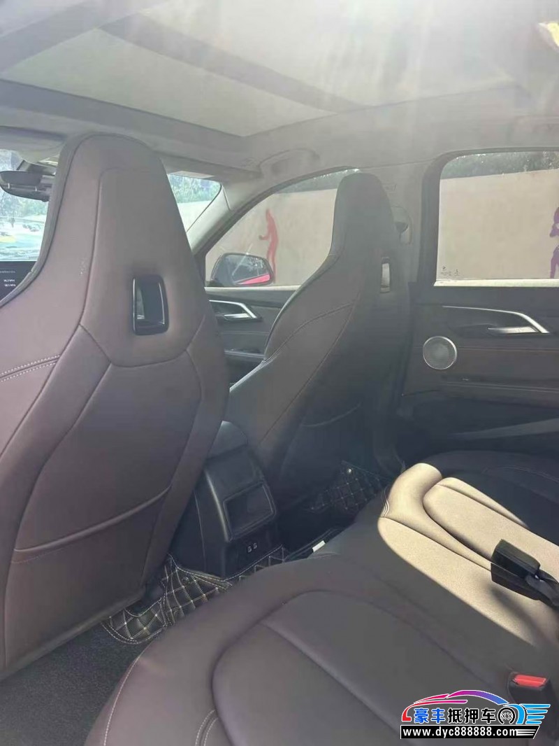 22年宝马1系轿车抵押车出售