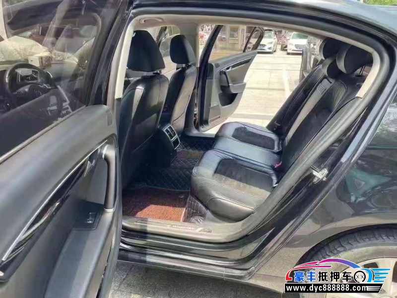 16年大众迈腾轿车抵押车出售