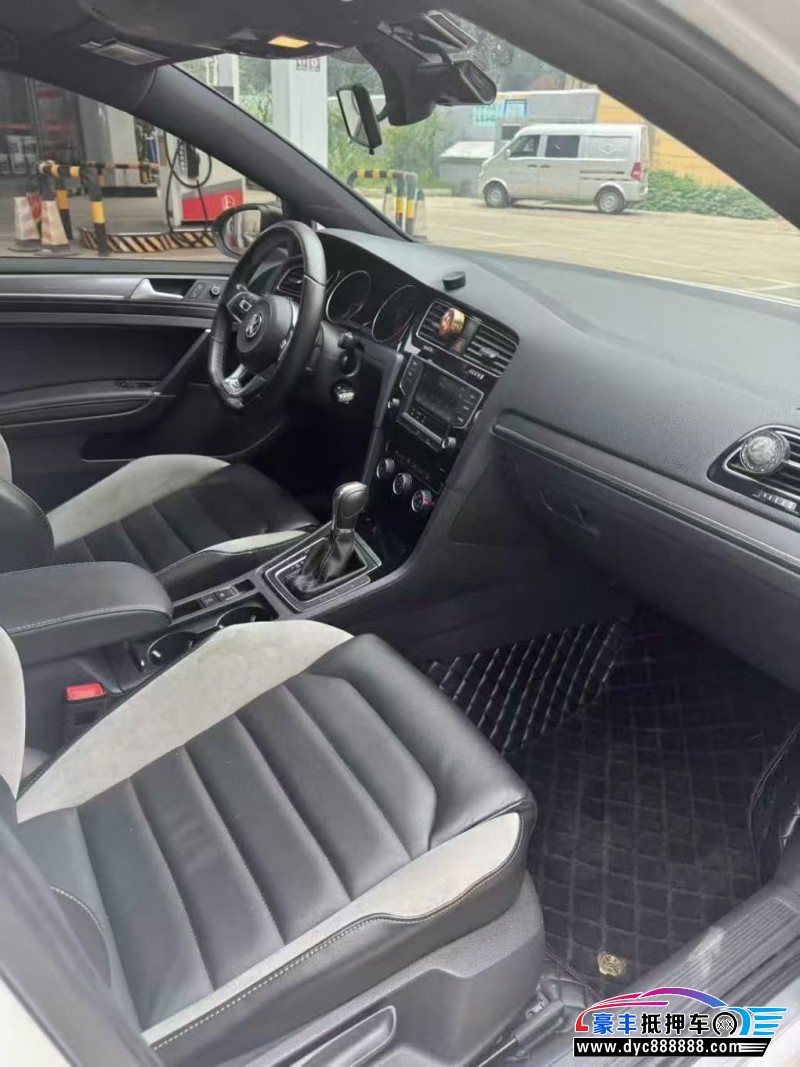 17年大众高尔夫轿车抵押车出售