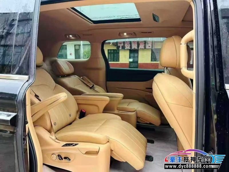 25年岚图梦想家轿车抵押车出售