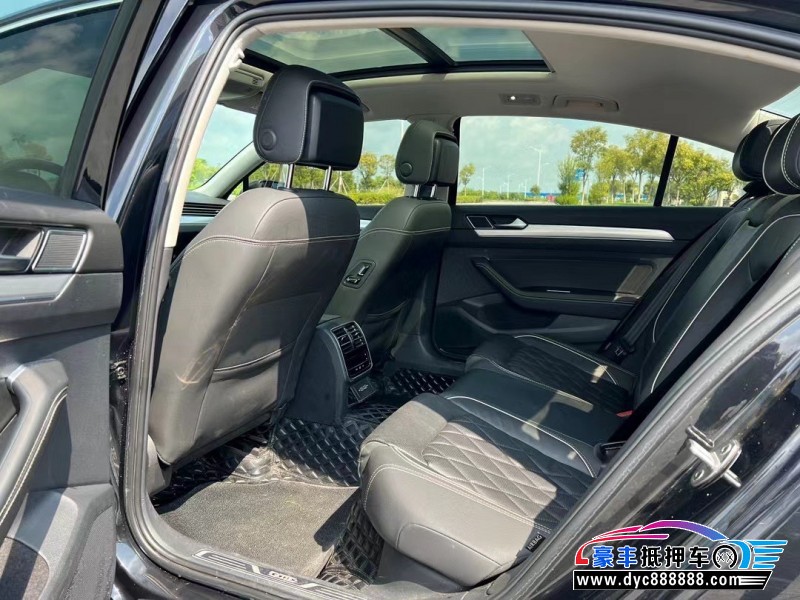 22年大众迈腾轿车抵押车出售