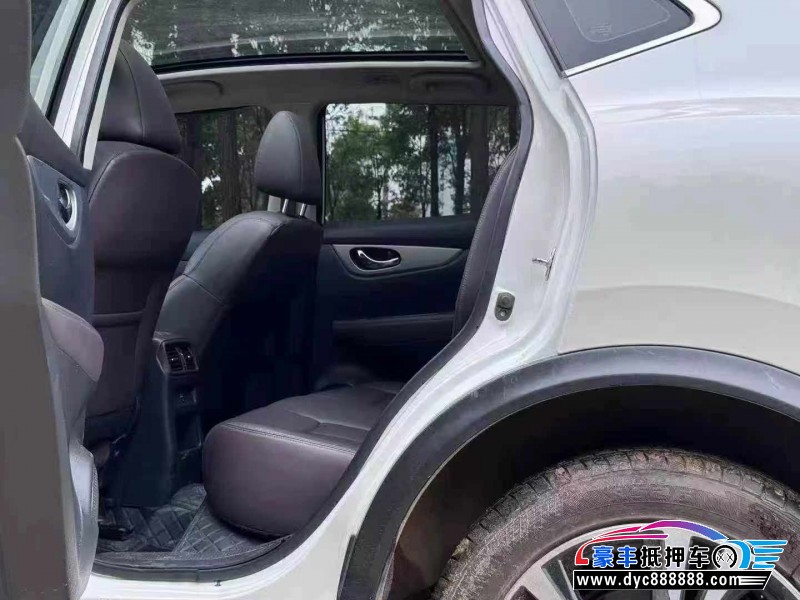 21年日产逍客轿车抵押车出售