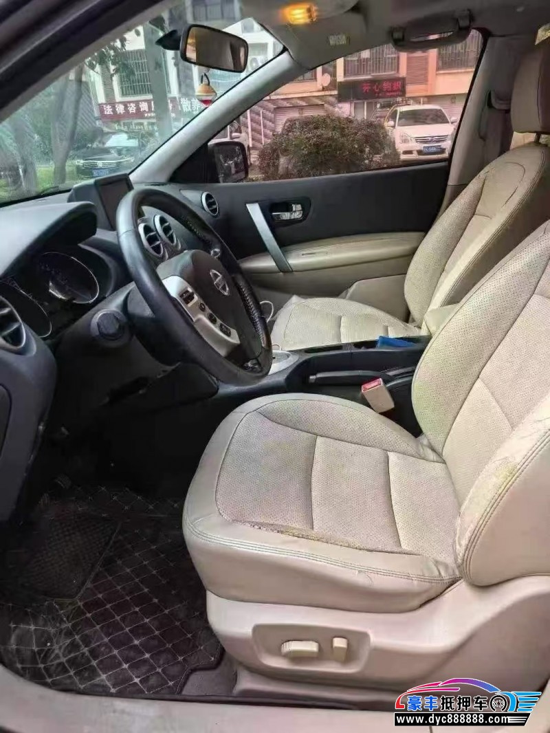 12年日产逍客轿车抵押车出售