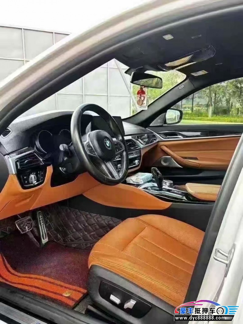 18年宝马5系轿车抵押车出售