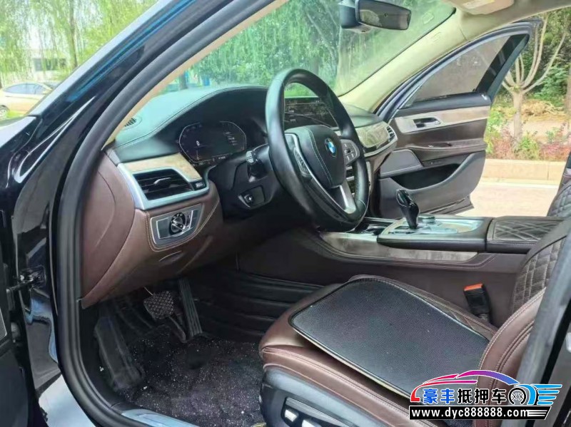 21年宝马7系轿车抵押车出售