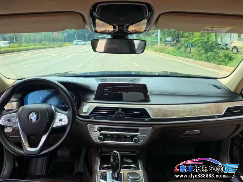 21年宝马7系轿车抵押车出售