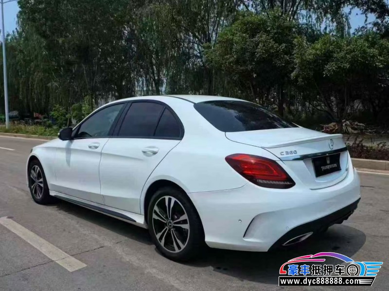 19年奔驰C轿车抵押车出售