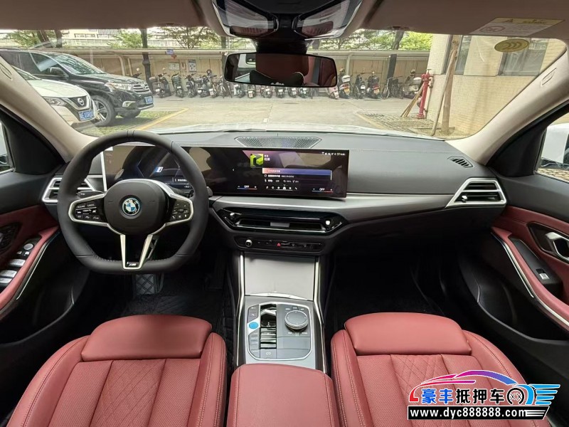 25年宝马i3轿车抵押车出售