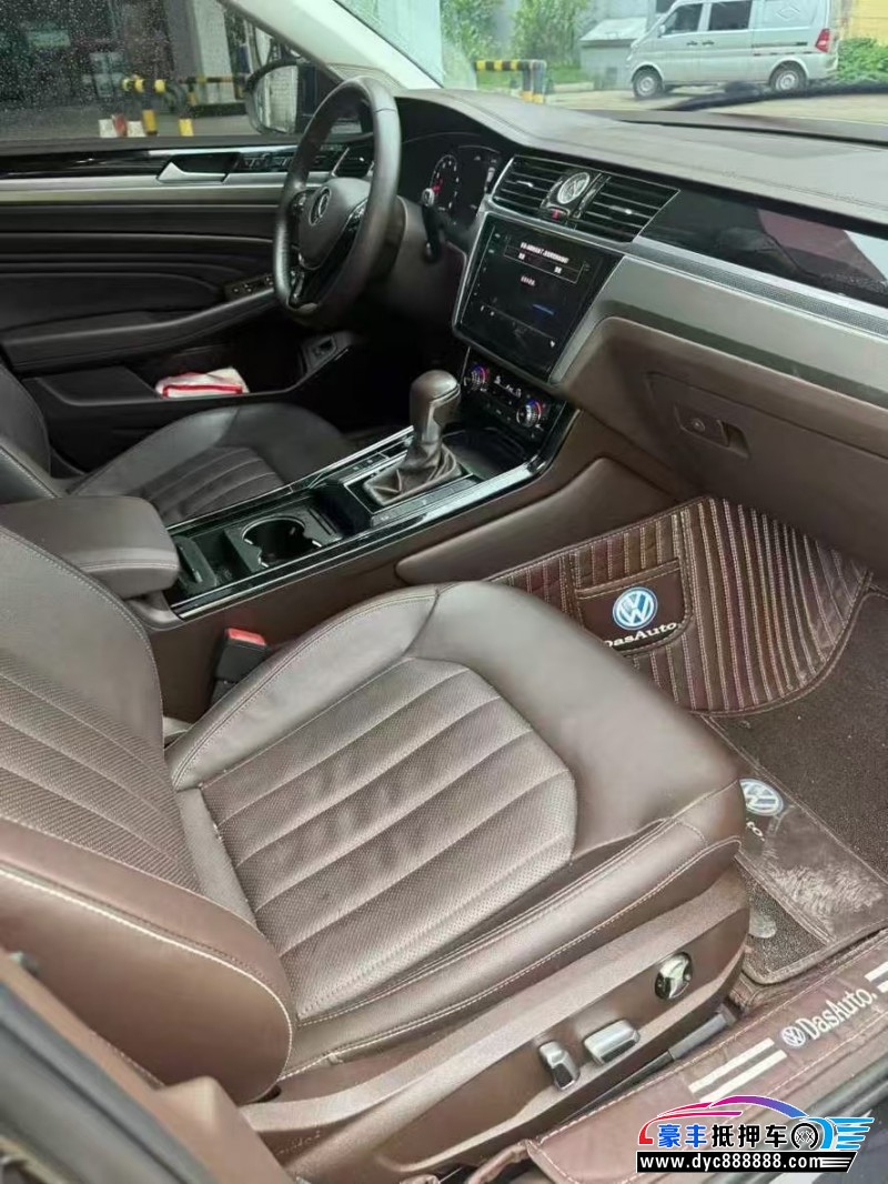 21年大众辉昂轿车抵押车出售