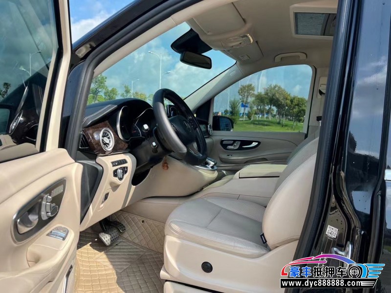 19年奔驰V轿车抵押车出售