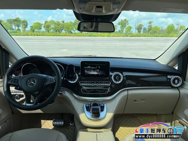 19年奔驰V轿车抵押车出售