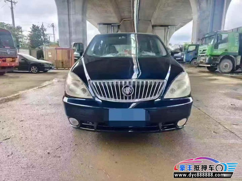 15年别克GL8轿车抵押车出售