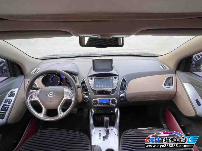 11年现代ix35轿车抵押车出售