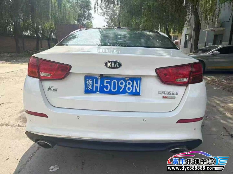 15年起亚K5轿车抵押车出售