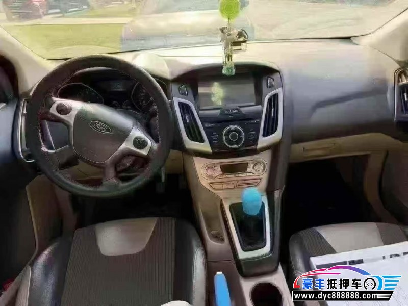 13年福特福克斯轿车抵押车出售