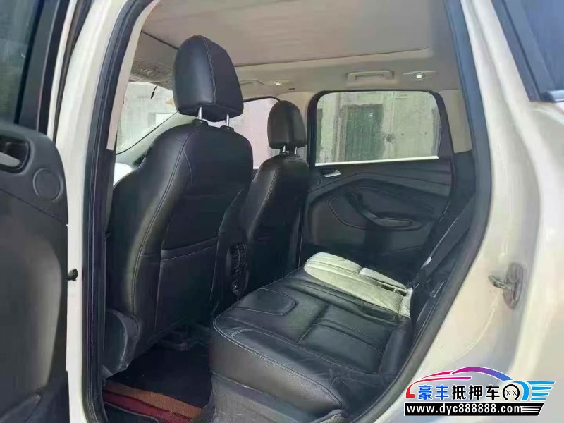 15年福特翼虎轿车抵押车出售