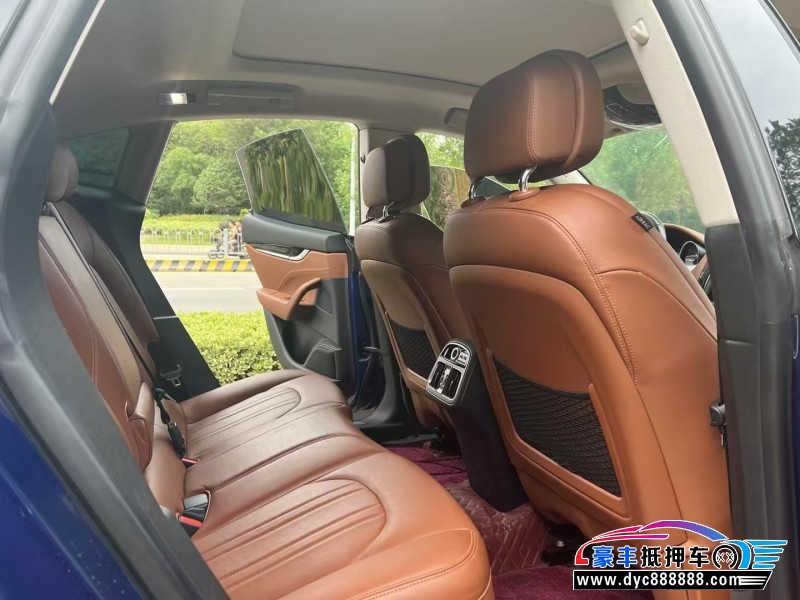 17年玛莎拉蒂莱万特轿车抵押车出售