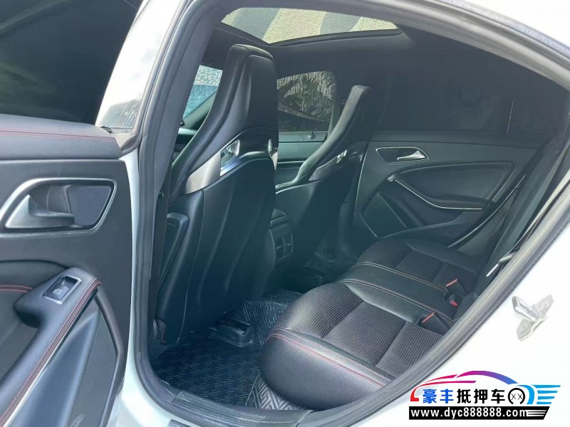 18年奔驰CLA轿车抵押车出售