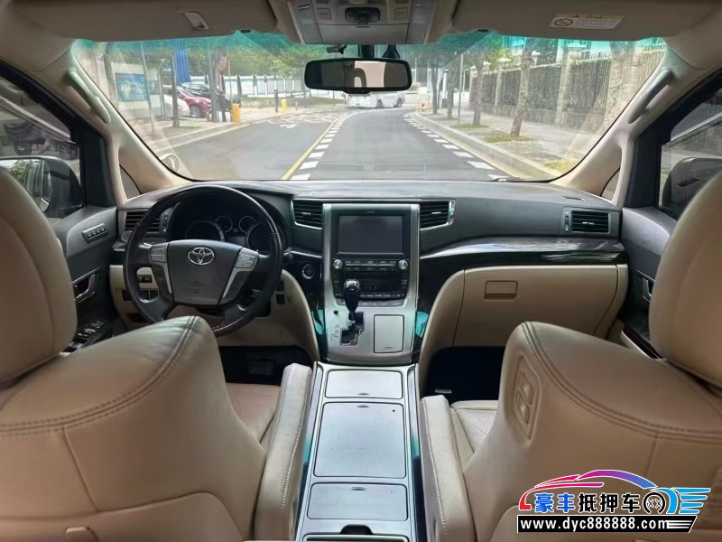 12年丰田埃尔法轿车抵押车出售