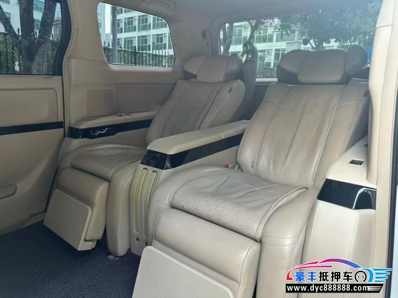 12年丰田埃尔法轿车抵押车出售