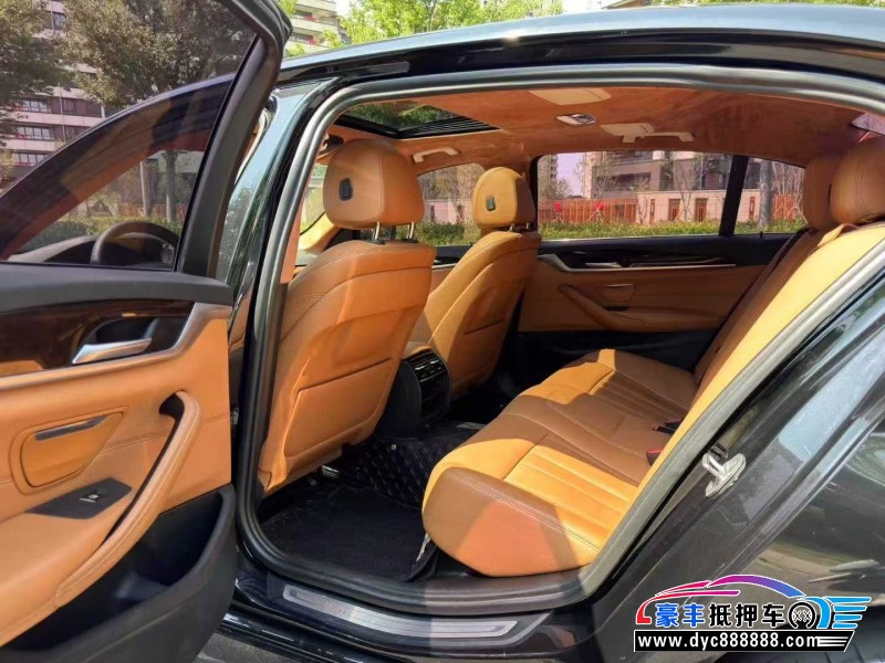 17年宝马5系轿车抵押车出售