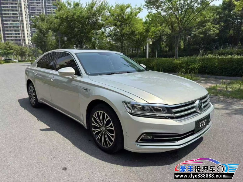 17年大众辉昂轿车抵押车出售