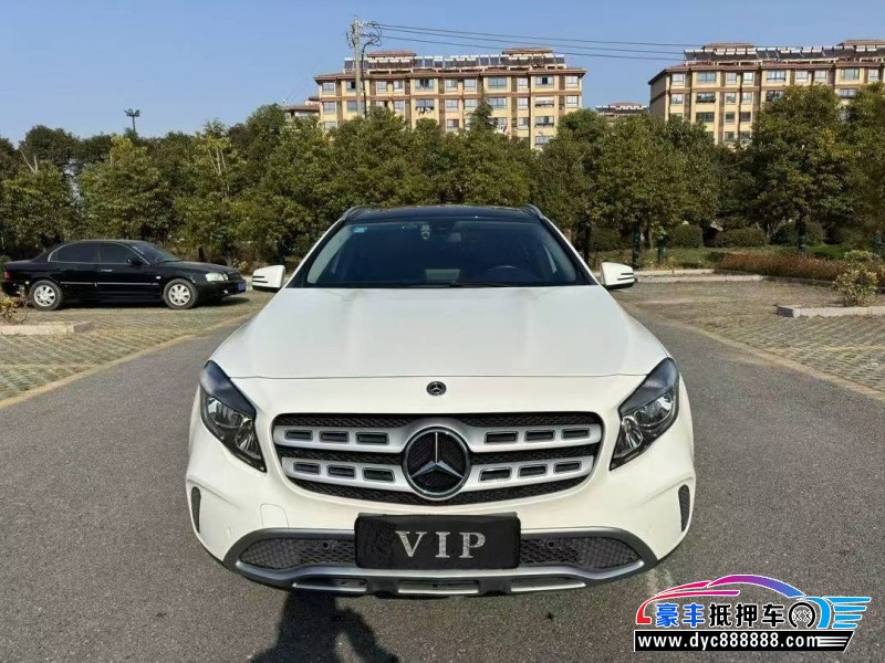 19年奔驰GLA轿车抵押车出售