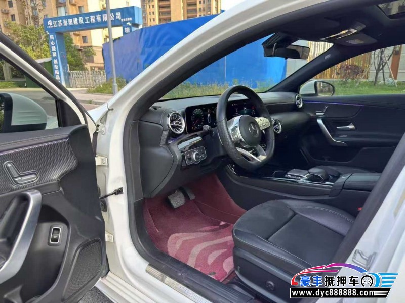 20年奔驰A轿车抵押车出售