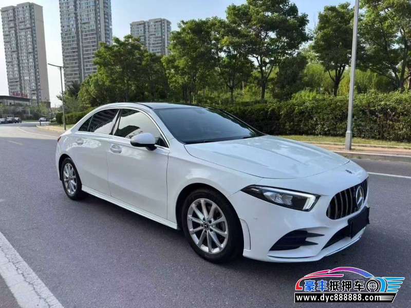 20年奔驰A轿车抵押车出售