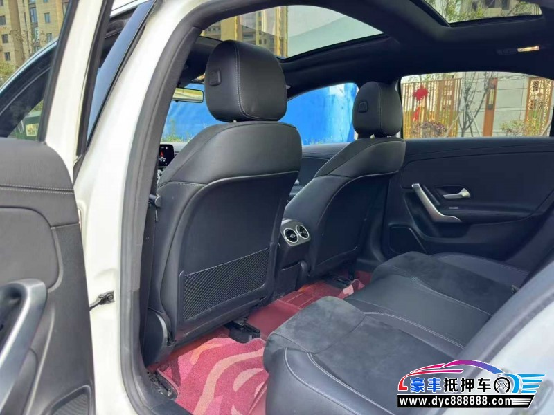 20年奔驰A轿车抵押车出售