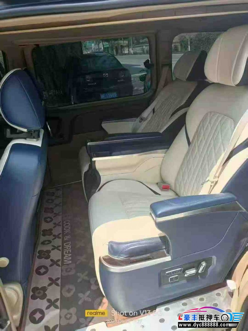 15年别克GL8轿车抵押车出售