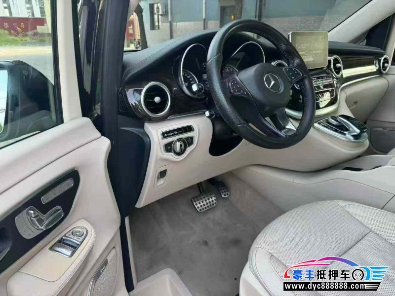 16年奔驰V轿车抵押车出售