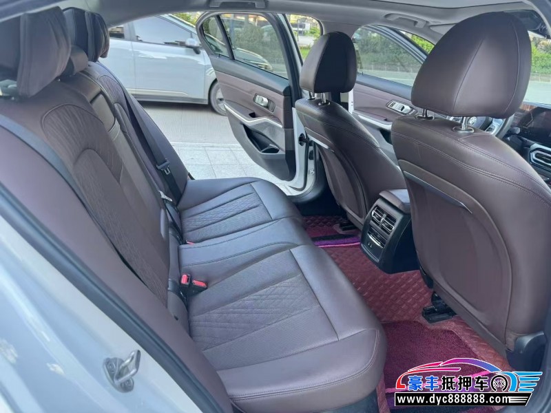 22年宝马3系轿车抵押车出售